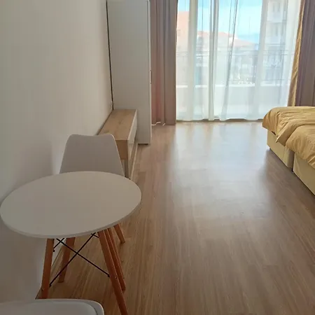 Kristan Apartman *