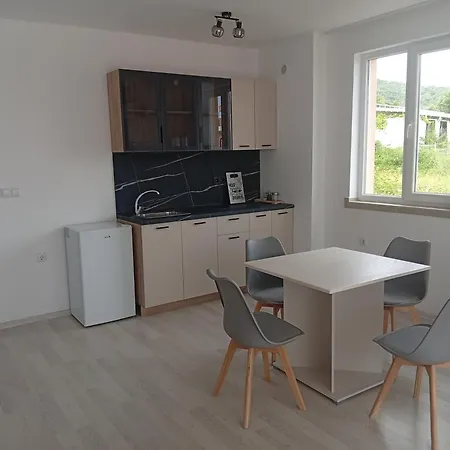 Kristan Apartman *