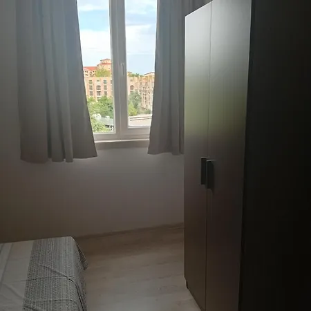 Kristan Apartman Elenite